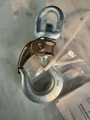 CROSBY 1050221 HOOK HK BULLARD GG 2C 1.0 TON Gate – Bail PL, New