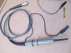 Lot of 2x Tektronix probes: Screw on 013-0071-00 & 010-0120-00 for oscilloscopes
