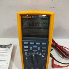 Fluke 287 True RMS Digital Multimeter Data Logger Kit + Lead Set, Booklet Extras