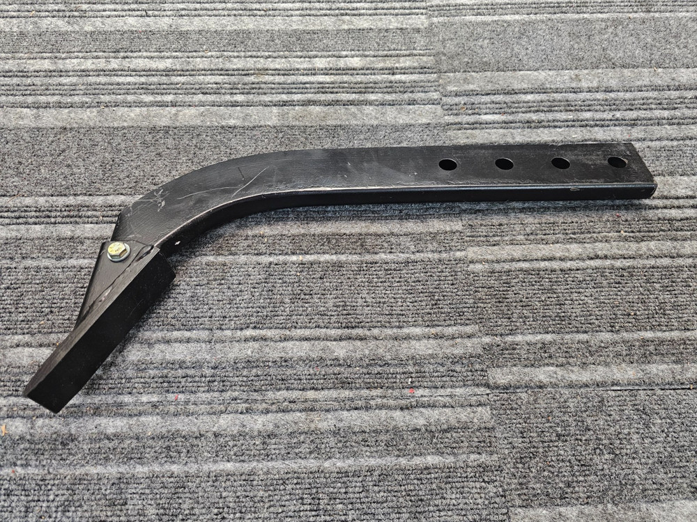 Box Blade 21-inch OAL Ripper Shank 4 Hole Box Scraper Shank, Black