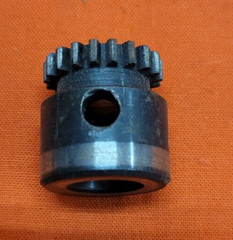 UNBRANDED 3 JAW MANUAL LATHE CHUCK 6-1/4″ DIA. & ACCESSORIES (LOT OF 16)