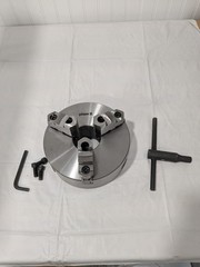 Phase II Manual Lathe Chuck: 8″, 3 Jaw, Self-Centering 559-114