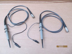 Lot of 2x Tektronix probes: Screw on 013-0071-00 & 010-0120-00 for oscilloscopes