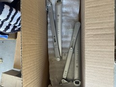 LCN 4011 RH REG ARM ALUM /689 (2at This Price) ONLY 1 SCREW PACK-BOXES GOT WET