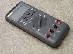 Fluke 87 III True RMS Digital Multimeter Partially Works but DC Out User Item