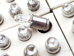 Box of 100 Miniature Lamps 224 2.15 Volt Single Contact Hong Kong