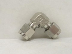 203415 New-No Box; Parker 4-4 EBZ-SS Compression Elbow; 90Deg; SS; Size: 1/4″