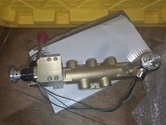 FREE SHIPPING. VGK-4523-20C-D012 Air Bottom Dumps pneumatic Valve 3 way position