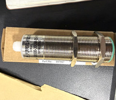 New In Box PEPPERL+FUCHS UB500-30GM-E5-V15 Ultrasonic Sensor 10-30VDC