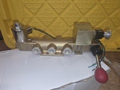 FREE SHIPPING. VGK-4523-20C-D012 Air Bottom Dumps pneumatic Valve 3 way position