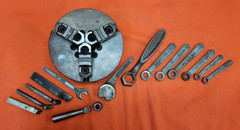 UNBRANDED 3 JAW MANUAL LATHE CHUCK 6-1/4″ DIA. & ACCESSORIES (LOT OF 16)