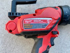 Milwaukee M12 cordless 10 oz. Adhesive and Caulk Gun (Tool-Only) 2441-20
