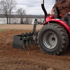 Heavy Duty Box Blade Attachment for Tractor W/ 6 Scarifier Shanks – 55″ Width