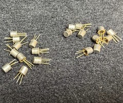 20pcs NOS FAIRCHILD HONG KONG 2N2222A TRANSISTOR W/ GOLD LEADS