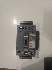 Siemens MBKQR3200HA 3-phase 200a Breaker With Mounting Kit