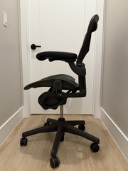 Herman Miller Aeron Classic Desk Chair | | Size B | Rare Emerald | 9.5/10