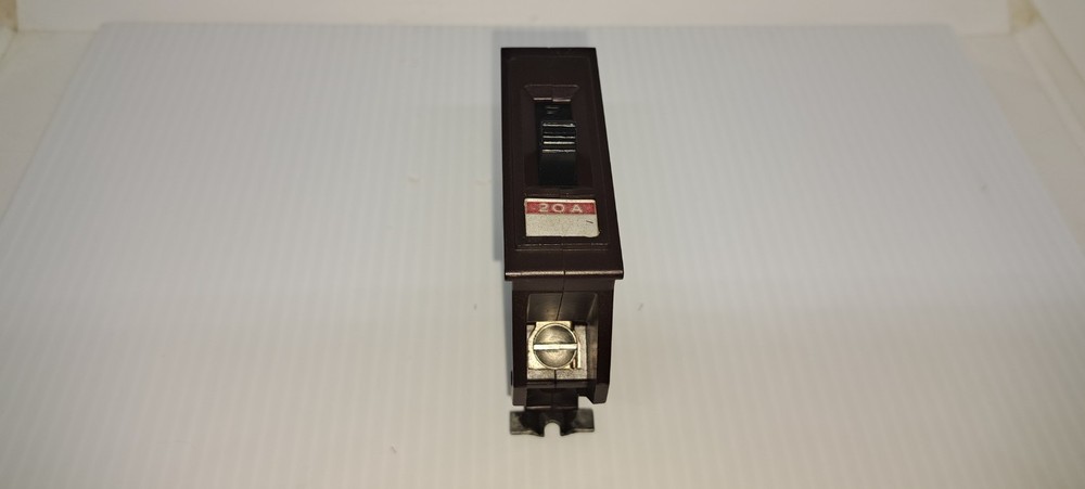 Wadsworth A20N 20 Amp 1 Pole 120V Circuit Breaker Metal Foot A20NI A120NI Flaw
