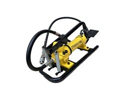 10000psi Manual Hydraulic Foot Pump W/ 6ft RubberHose 3/8” Quick Coupler