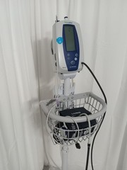 Welch Allyn Spot Vital Signs Monitor w/ Accessories ****FREE SHIPPING****