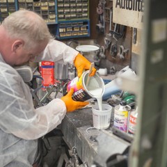 GLOVEWORKS HD Orange Nitrile Disposable Gloves 8 Mil Raised Diamond Texture