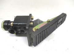 428-43-37100 GENUINE SINGLE BRAKE FOOT VALVE FOR KOMATSU WA700-3 WHEEL LOADER