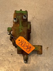 1967 John Deere 4020 Tractor Hydraulic Valve Block R27492R