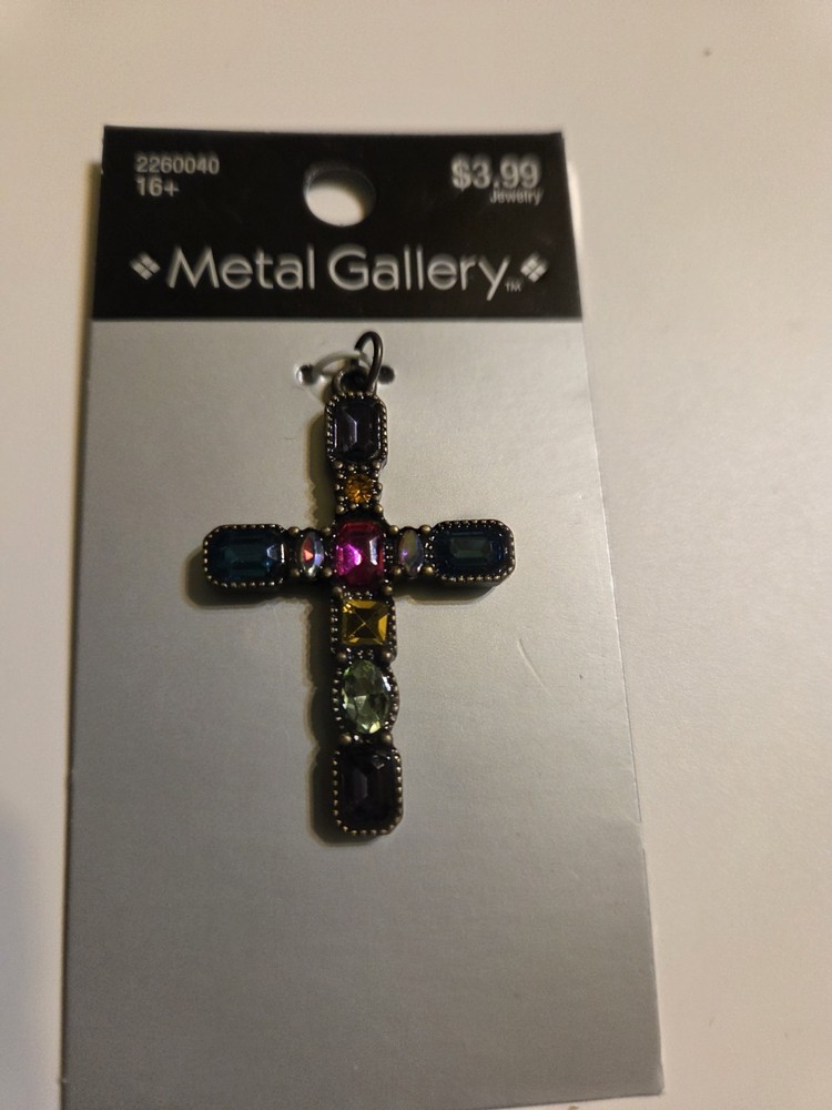Metal Gallery Rhinestone multi color Charm