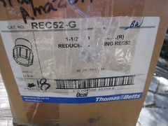 2 yes 2 THOMAS & BETTS REC52 / REC52 1-1/2″ x 3/4″ reducer (NEW from BOX)