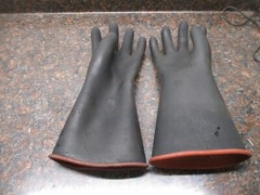 Salisbury D120 Size 10 Lineman Rubber Insulating Gloves Class 1 Type 1 7500V