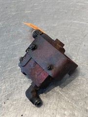 1967 International IH 444 Tractor Hydraulic Valve Block