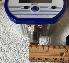 Cole Parmer 68935-18 Battery-Powered Digital Gauge 0-100.0 PSIG 1/2” MADE IN USA