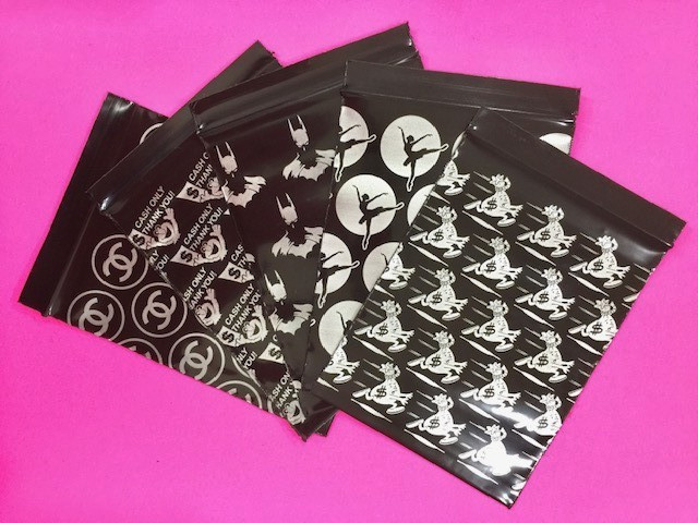 BaggiesSince1987 – 3040 3″ X 4″ Zip Seal 5 DESIGN MIXED Opaque Bags Silver Print
