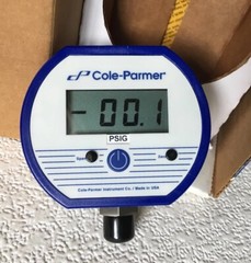 Cole Parmer 68935-18 Battery-Powered Digital Gauge 0-100.0 PSIG 1/2” MADE IN USA