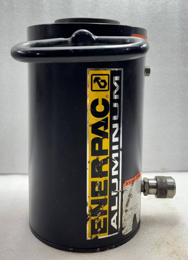 Enerpac RACH604 65.6 ton Capacity 3.94 in Stroke Aluminum Hollow Plunger Used