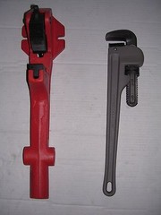 NEW FOOT VISE & PIPE WRENCH 1-1/4″-2 RIDGID 300 535 700 1822 1224 Pipe Threader