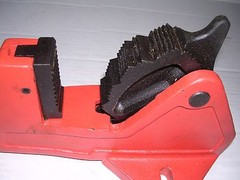 NEW FOOT VISE & PIPE WRENCH 1-1/4″-2″ RIDGID 300 535 700 1822 1224 Pipe Threader