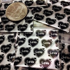 BaggiesSince1987 Design Zip Bags 1515 100PCS SWEETHEART in SILVER on PEARL GREEN