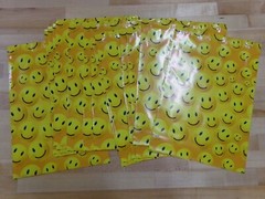 100 SMILEY FACES 10×13 Designer Mailers Poly Shipping Envelopes Bags