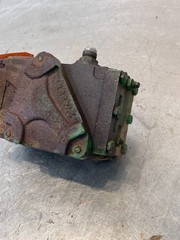 1967 John Deere 4020 Tractor Hydraulic Valve Block R27492R
