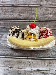 Display Fake Food Prop Banana Split Sundae with Cherry and Fake Nuts F0375