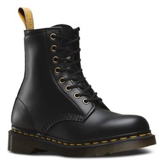Dr. Martens Unisex-Adult 1460 Pascal 8 Eye Boot Fashion 12 Women/11 Men