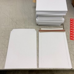 100 Count – 12.5″ x 9.25″ Flat Cardboard Envelope Mailers, with Stickers- White
