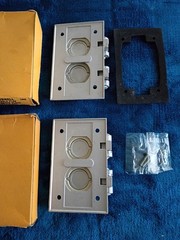Vintage Lot of 2 HUBBELL 5206 Double Flap Weatherproof Lift Cover Plates Metal