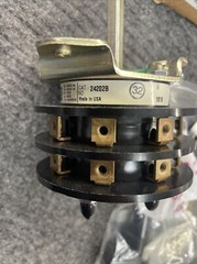 ElectroSwitch 24202B 20A 600V 2HP Rotary Knob Switch 8 Position 2 Stack Double