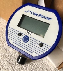Cole Parmer 68935-18 Battery-Powered Digital Gauge 0-100.0 PSIG 1/2” MADE IN USA