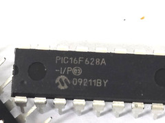UNBRANDED 20 PIN IC SOCKET STAMPED PIC16F628A LOT OF 25