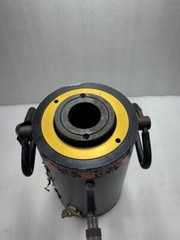 Enerpac RACH604 65.6 ton Capacity 3.94 in Stroke Aluminum Hollow Plunger Used