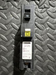 Square D Homeline 15-amp Combination arc fault Plug-On Neutral HOM115PCAFI