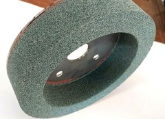 Silicon Carbide Metal Back/Direct Mount Grinding Wheel 7″x1-1/2″, 1-1/4″, GC60J