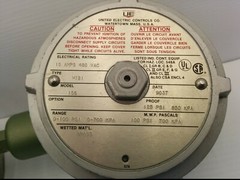 UNITED ELECTRIC CONTROLS MODEL 156 PRESSURE SWITCH W/AMETEK 316 ST.STL DIAPHRAGM